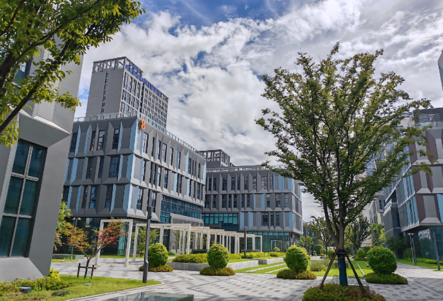 平凉工业地产投资新蓝海——新能源产业园区崛起